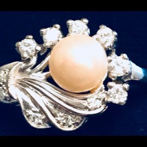 Ladies Vintage Freshwater Pearl and Diamond Ring